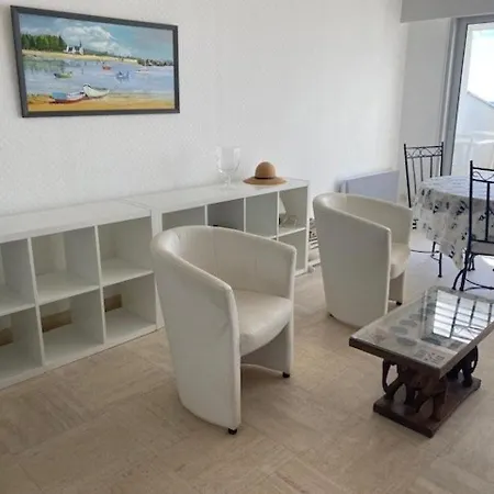 Moderne Avec Terrasse Et Garage A - Fr-1-494-65 * Royan